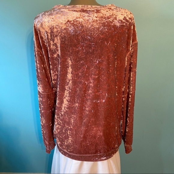 Cabin Fever‎ long  sleeved top - Picture 3 of 10